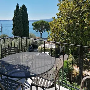 https://new-marina-apartments.hotelinveneto.com